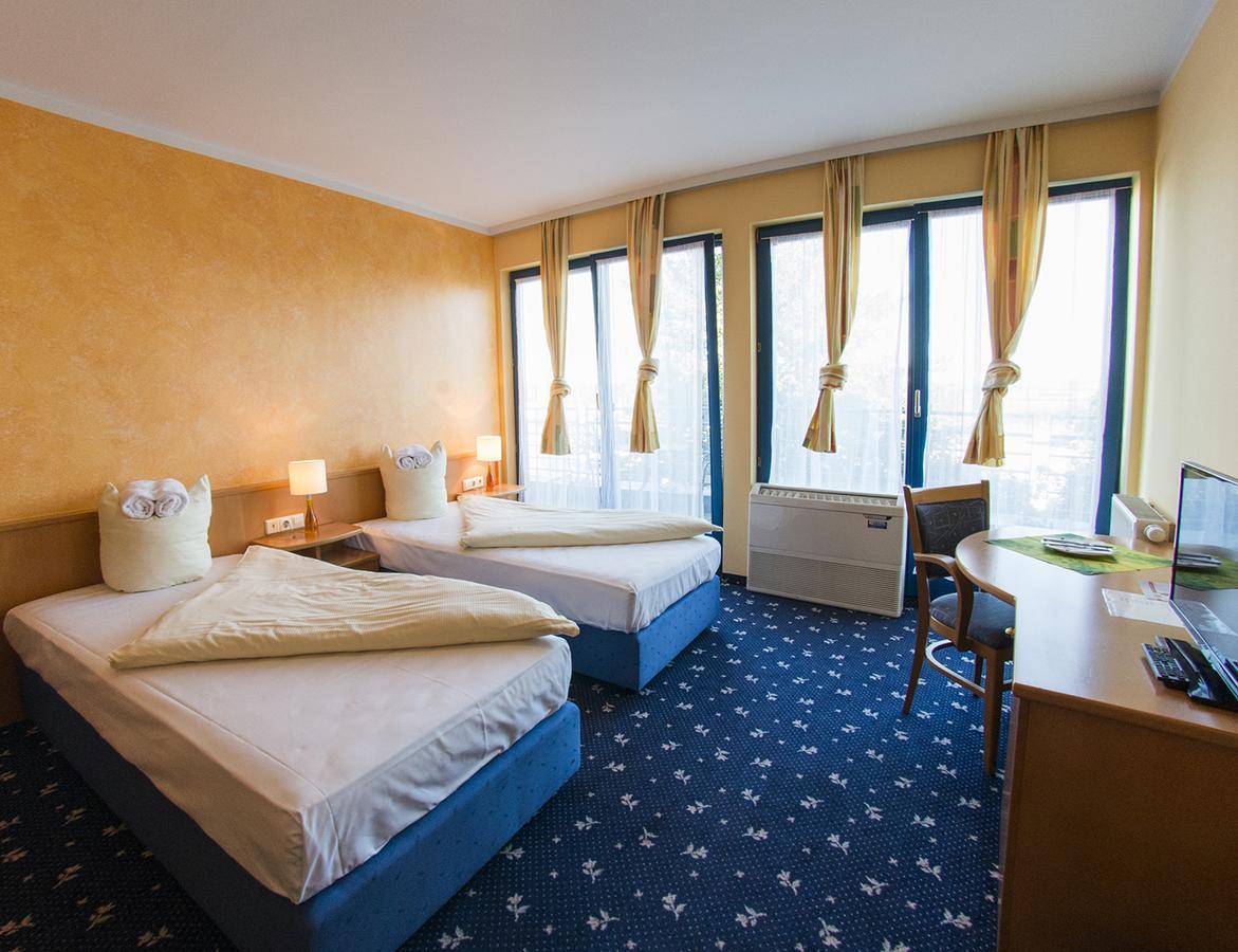 The Flames Hotel Sankt Marienkirchen bei Scharding Ngoại thất bức ảnh